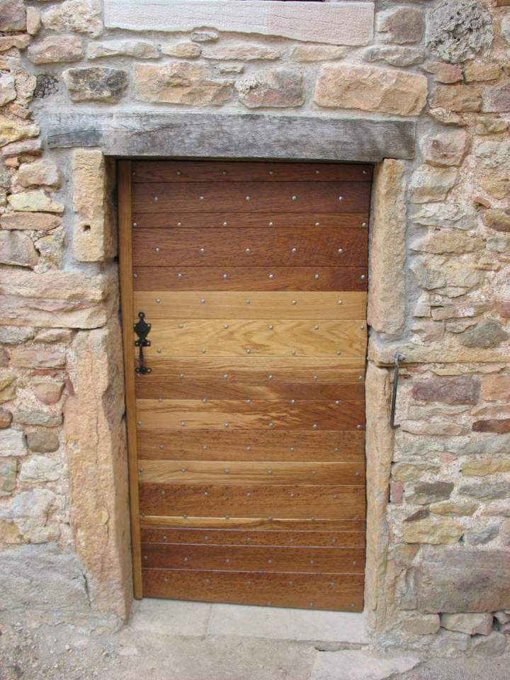 Porte d'entrée en bois robuste Mâcon