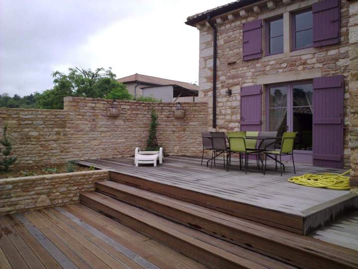 Terrasse en bois aménagée Mâcon