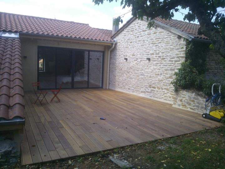 Nouvelle terrasse en bois Mâcon