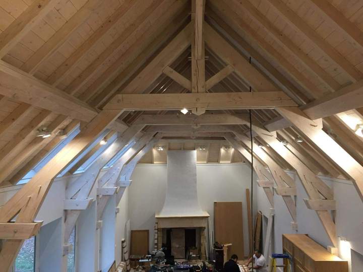 Charpente apparente en bois Mâcon