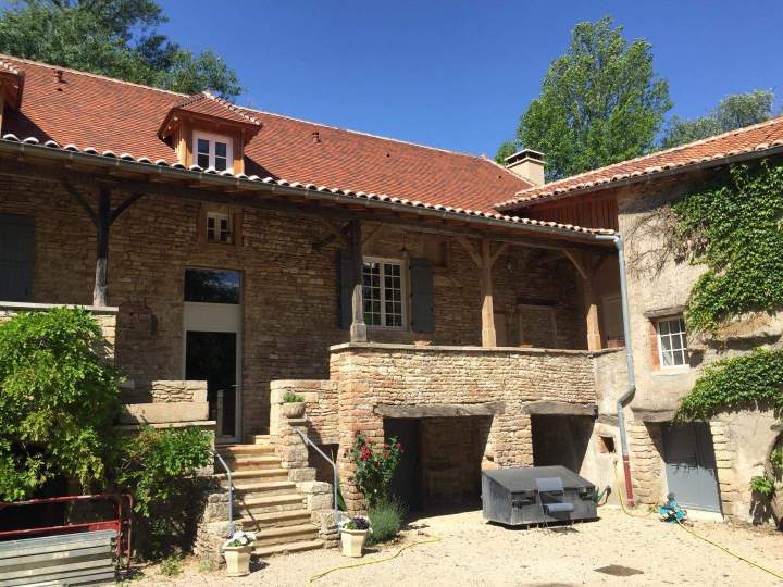 Couverture et zinguerie d'un bâtiment Mâcon